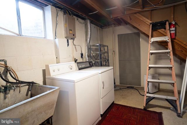 933 ELM RD, Halethorpe, MD 21227