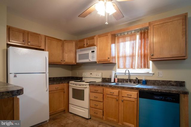 933 ELM RD, Halethorpe, MD 21227