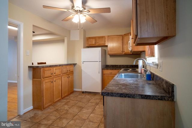 933 ELM RD, Halethorpe, MD 21227