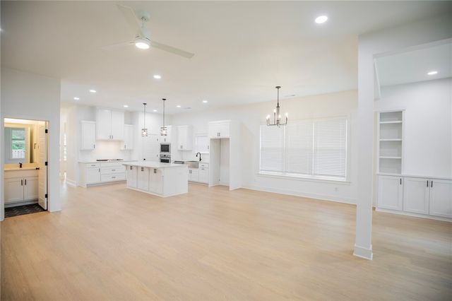 3704 SW Sunbeam Avenue, Bentonville, AR 72713