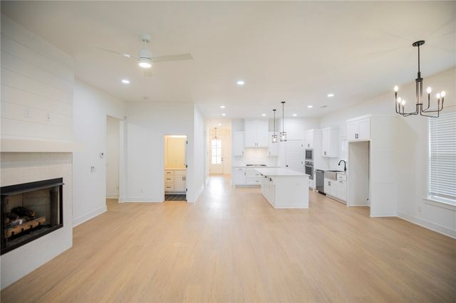 3704 SW Sunbeam Avenue, Bentonville, AR 72713