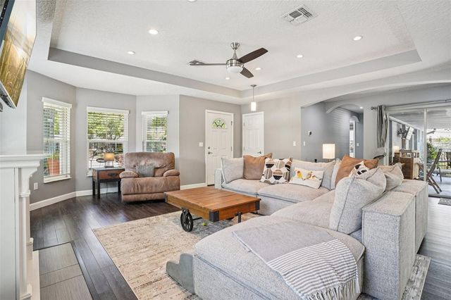 327 S LAKEVIEW AVENUE, Winter Garden, FL 34787