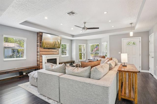 327 S LAKEVIEW AVENUE, Winter Garden, FL 34787