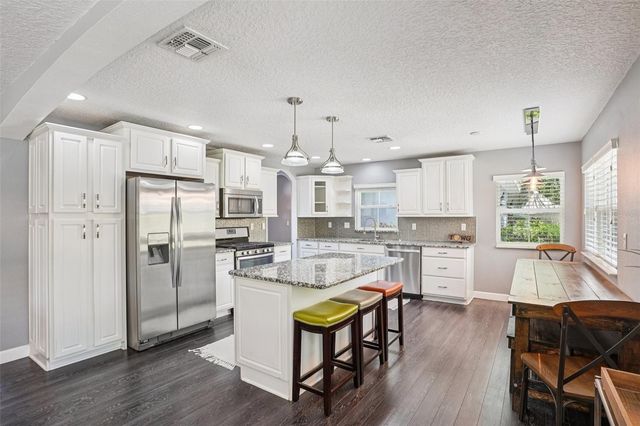 327 S LAKEVIEW AVENUE, Winter Garden, FL 34787