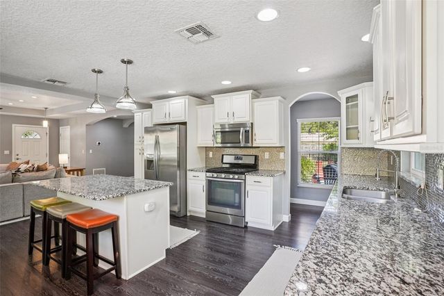 327 S LAKEVIEW AVENUE, Winter Garden, FL 34787