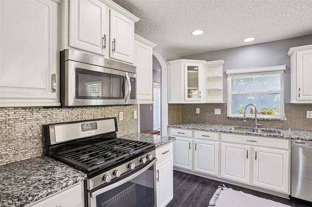 327 S LAKEVIEW AVENUE, Winter Garden, FL 34787