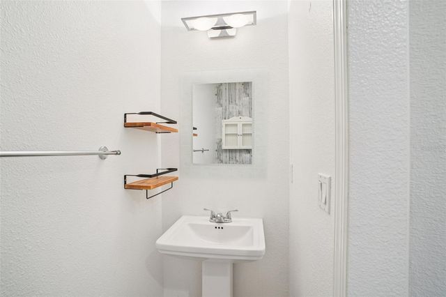 327 S LAKEVIEW AVENUE, Winter Garden, FL 34787