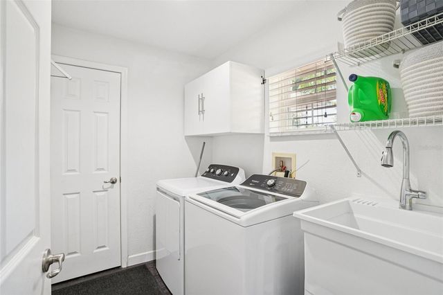 327 S LAKEVIEW AVENUE, Winter Garden, FL 34787