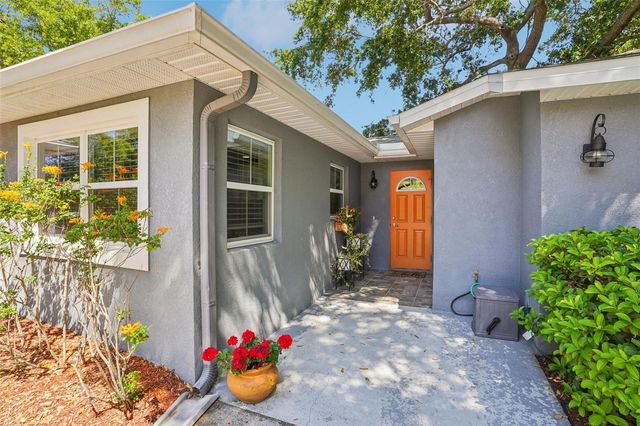 327 S LAKEVIEW AVENUE, Winter Garden, FL 34787