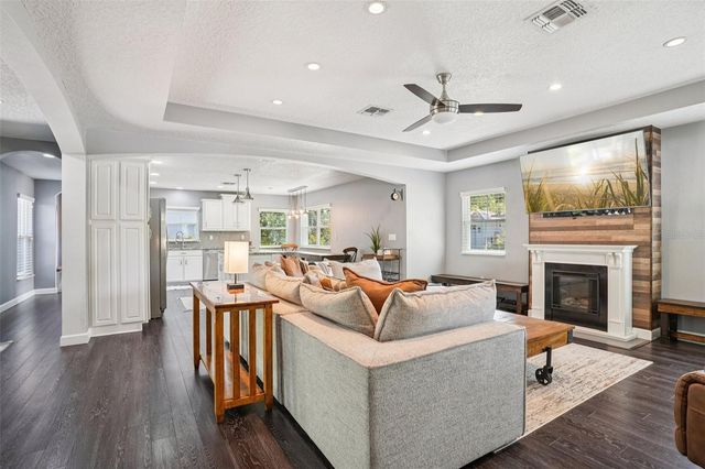 327 S LAKEVIEW AVENUE, Winter Garden, FL 34787