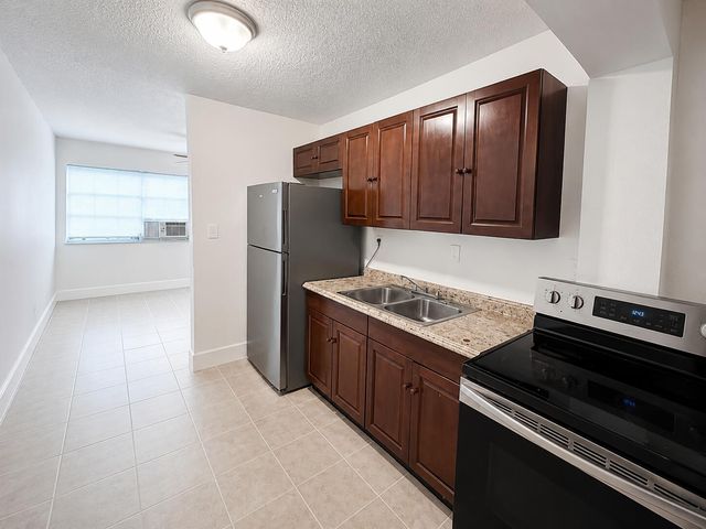 715 NW 15TH Terrace 1-3, Fort Lauderdale, FL 33311