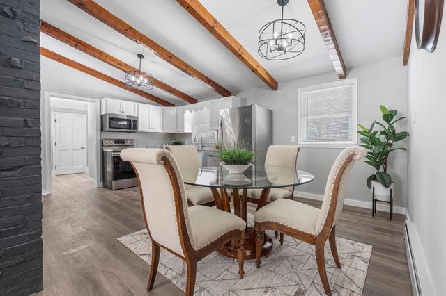 32 Chester Road, Derry, NH 03038