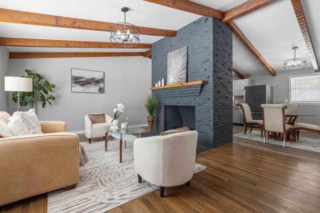 32 Chester Road, Derry, NH 03038