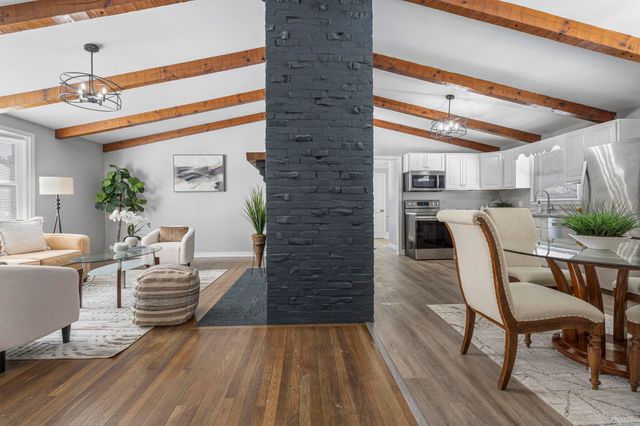 32 Chester Road, Derry, NH 03038