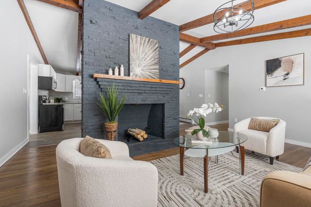 32 Chester Road, Derry, NH 03038