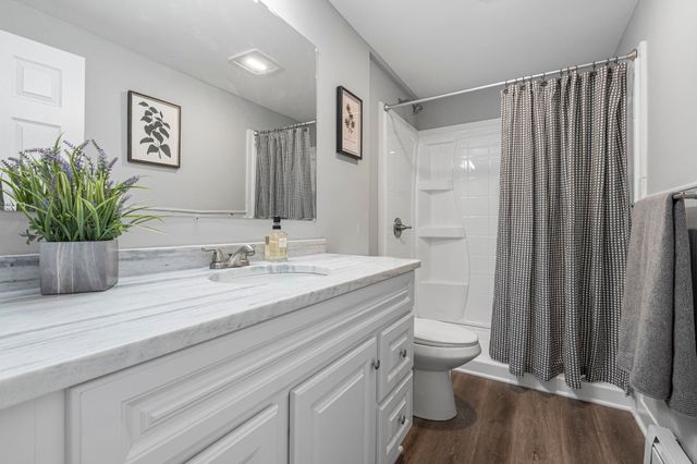 32 Chester Road, Derry, NH 03038