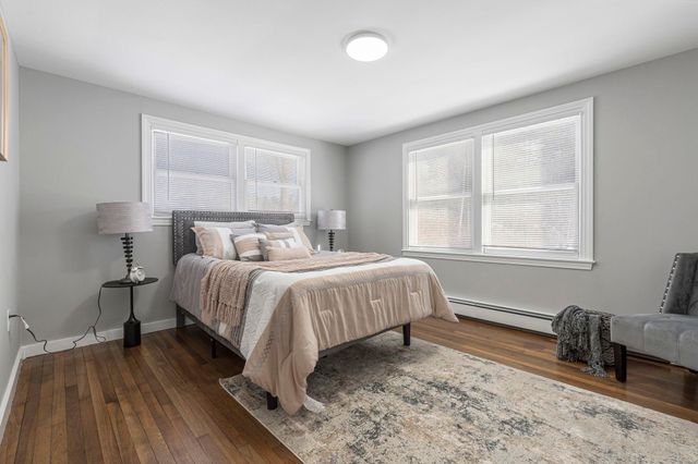 32 Chester Road, Derry, NH 03038