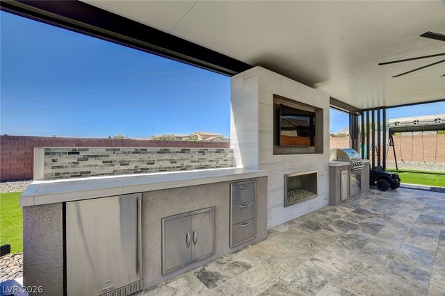 8477 Wolf Mountain Court, Las Vegas, NV 89129