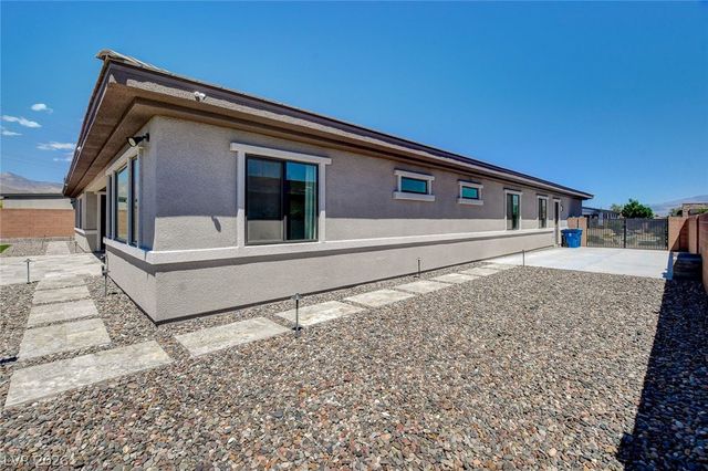 8477 Wolf Mountain Court, Las Vegas, NV 89129