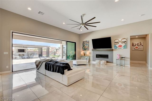 8477 Wolf Mountain Court, Las Vegas, NV 89129