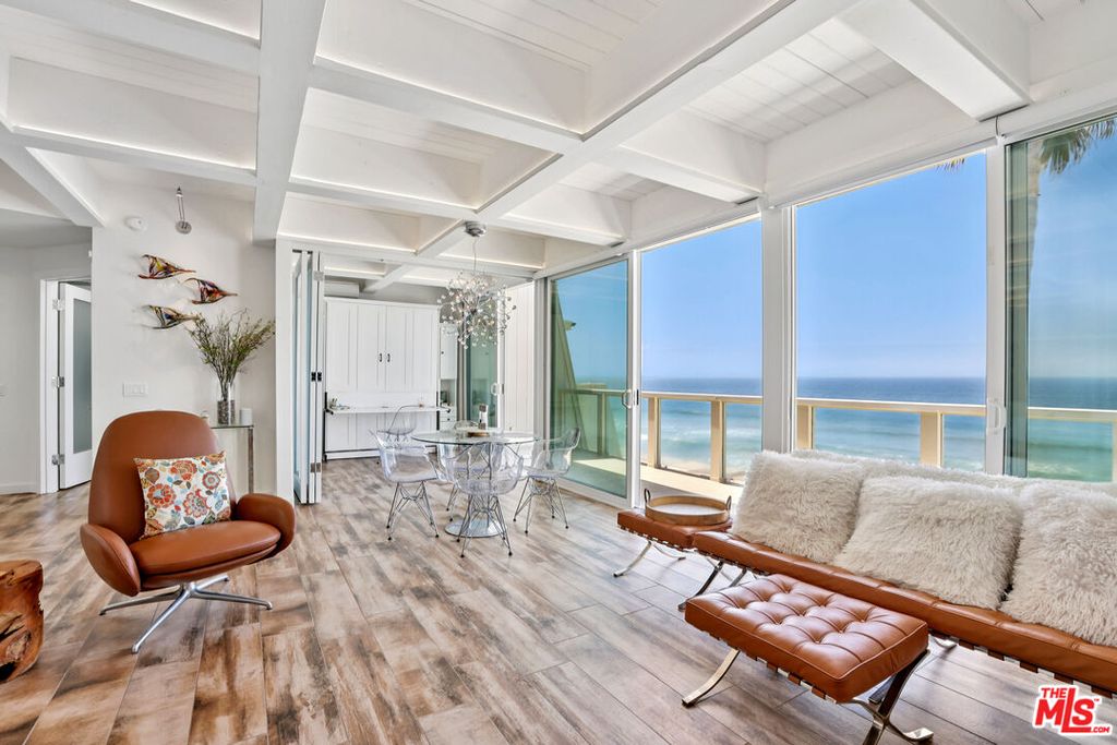 Image 1 of property listing at 11920 Whitewater Ln, Malibu, CA 90265