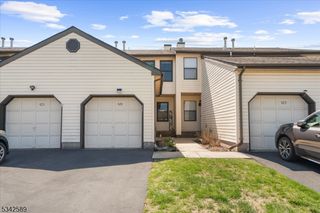 424 Willow Ct, Raritan Twp., NJ 08822