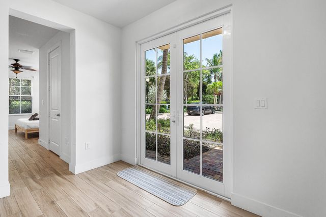 3770 County Line Road B5, Tequesta, FL 33469