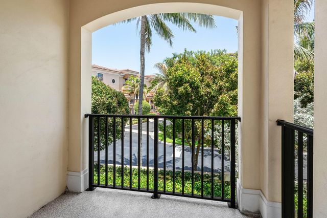 3770 County Line Road B5, Tequesta, FL 33469