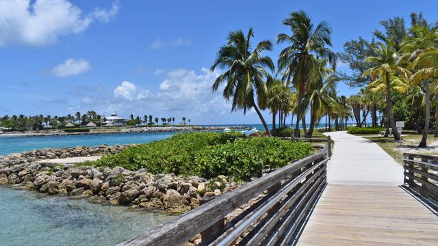 3770 County Line Road B5, Tequesta, FL 33469