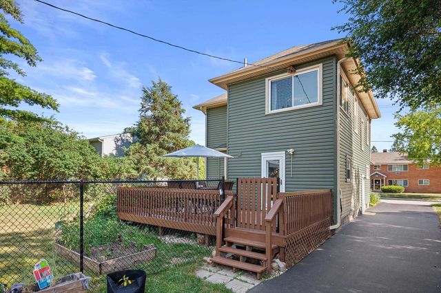 314 Lawn STREET, Hartland, WI 53029