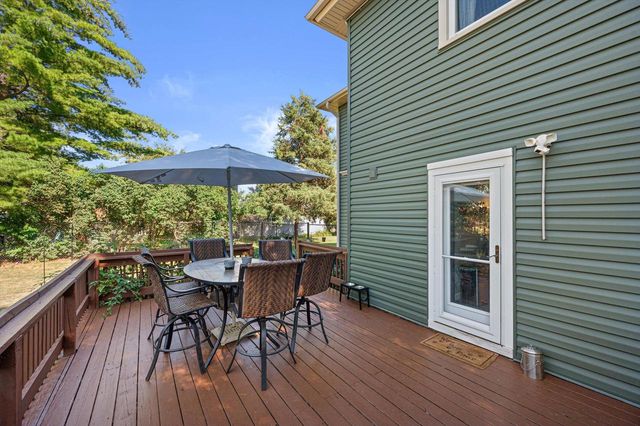 314 Lawn STREET, Hartland, WI 53029