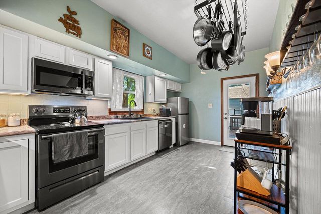 314 Lawn STREET, Hartland, WI 53029