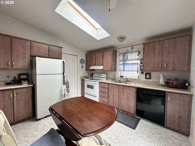 1805 Ne 94TH St 21, Vancouver, WA 98665