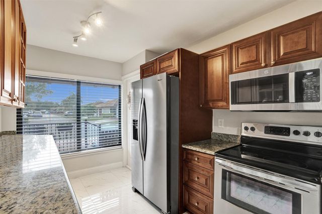 2273 SW 15th Place, Deerfield Beach, FL 33442