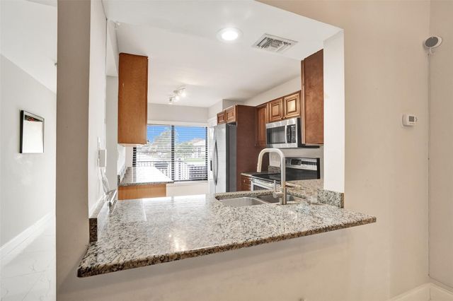 2273 SW 15th Place, Deerfield Beach, FL 33442