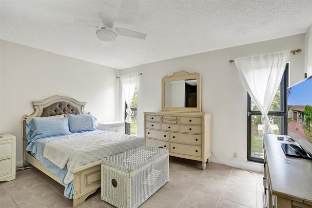 2273 SW 15th Place, Deerfield Beach, FL 33442