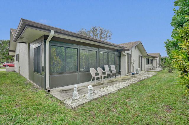 2273 SW 15th Place, Deerfield Beach, FL 33442