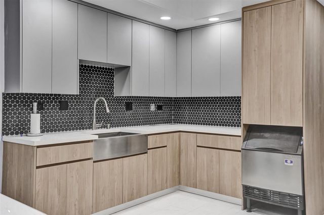 2273 SW 15th Place, Deerfield Beach, FL 33442