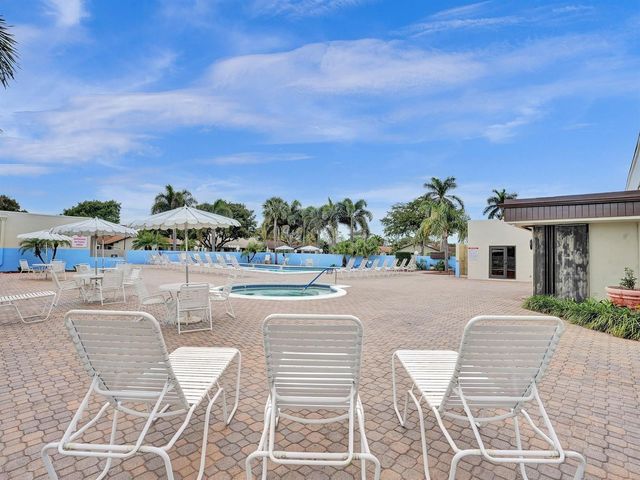 2273 SW 15th Place, Deerfield Beach, FL 33442