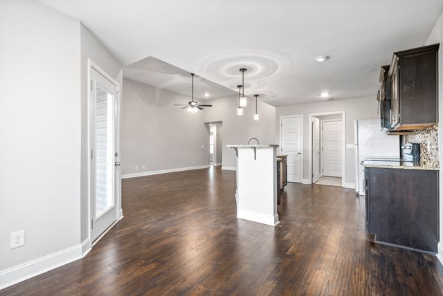 1163 Eagles Nest Ln, Clarksville, TN 37040