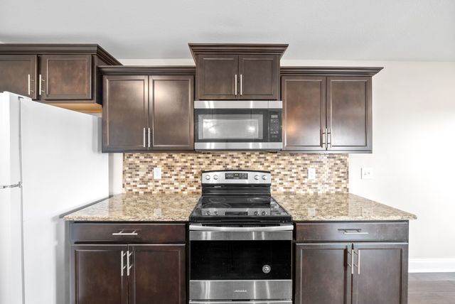 1163 Eagles Nest Ln, Clarksville, TN 37040