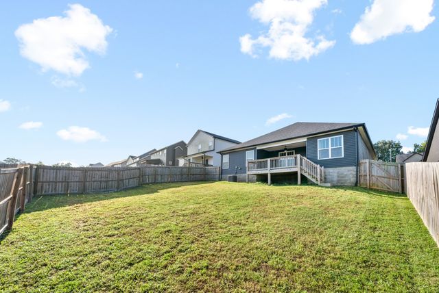 1163 Eagles Nest Ln, Clarksville, TN 37040