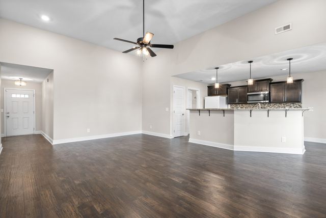 1163 Eagles Nest Ln, Clarksville, TN 37040