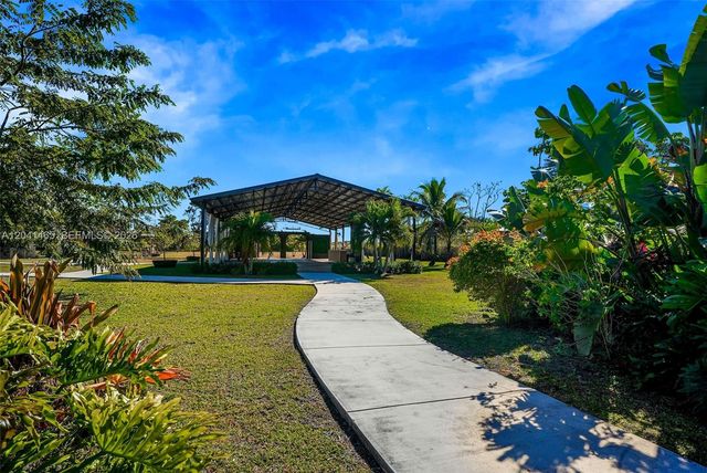 13201 SW 197th Avenue, Miami, FL 33196