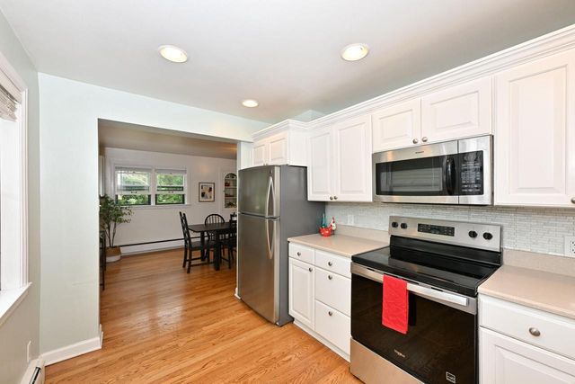 1933 W Donges Bay ROAD, Mequon, WI 53092