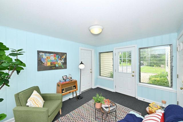 1933 W Donges Bay ROAD, Mequon, WI 53092