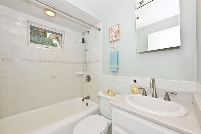 1933 W Donges Bay ROAD, Mequon, WI 53092