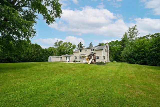 1933 W Donges Bay ROAD, Mequon, WI 53092