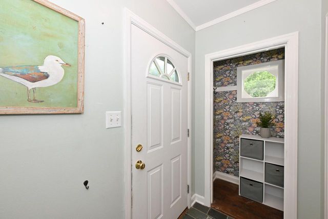 1933 W Donges Bay ROAD, Mequon, WI 53092