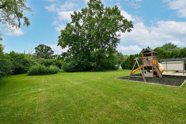 1933 W Donges Bay ROAD, Mequon, WI 53092